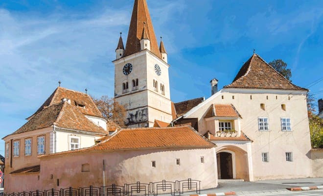 Museo e iglesia fortificada de Cisnădie