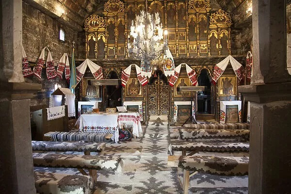 Interior Iglesia de madera de Surdesti