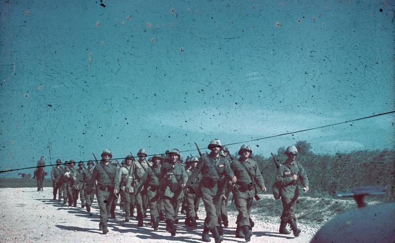 Tropas rumanas en 1943